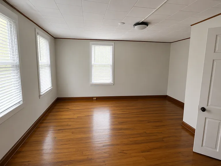 10 Pine St #1 — Photo 10