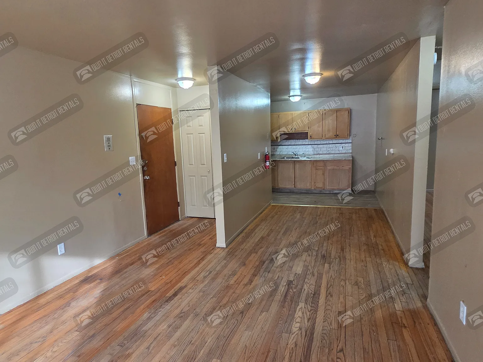 House- Multi Family — Photo 3