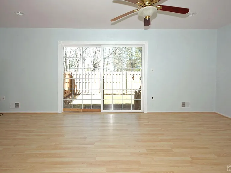48 Astor Ct — Photo 6