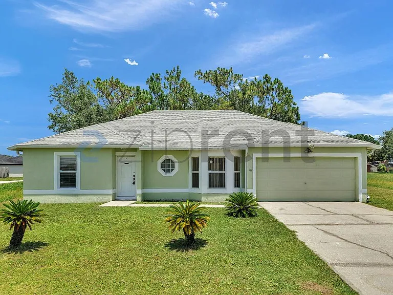 228 Grifford Dr — Photo 1
