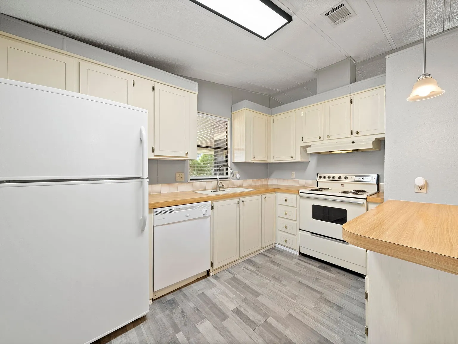Goldenview Ln, Lakeland — Photo 1