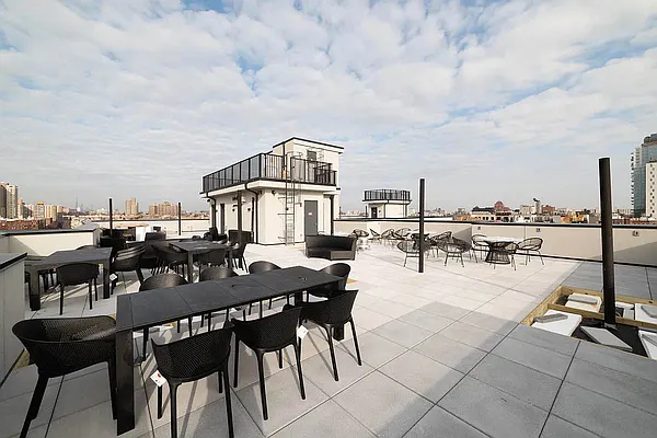Rented by Highline Residential | media 32