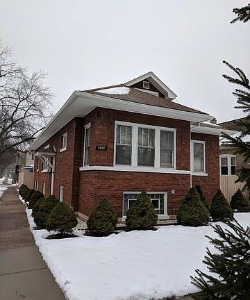2nd image of 5656 W Waveland Ave