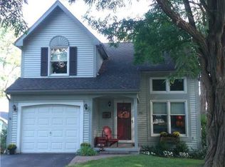 96 Dorking Rd, Rochester, NY 14610