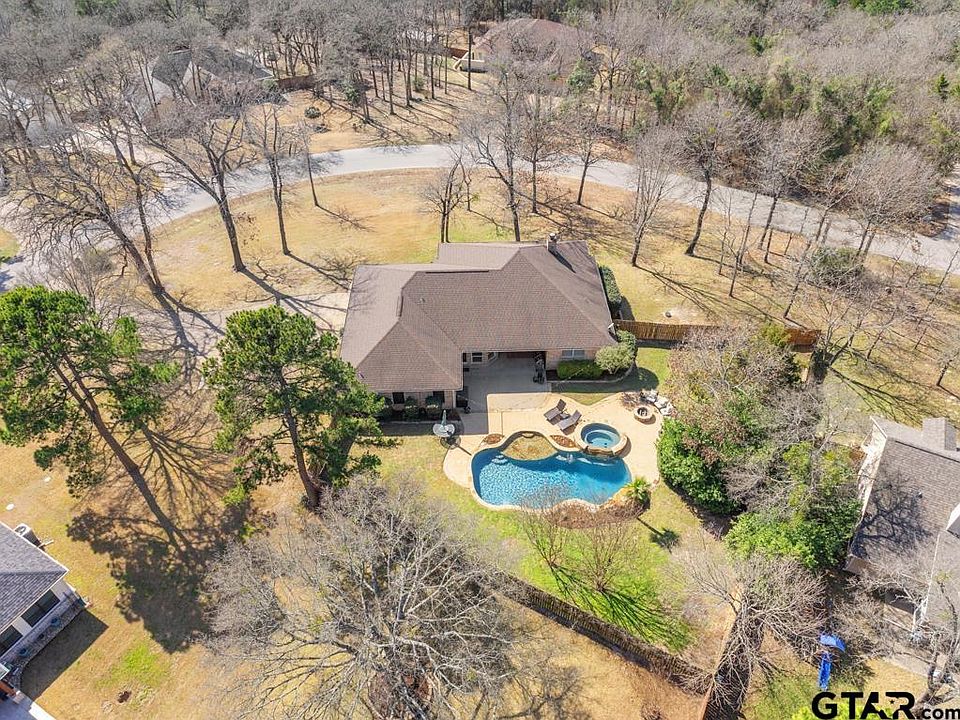1st image of 16687 Meadow Crest Dr