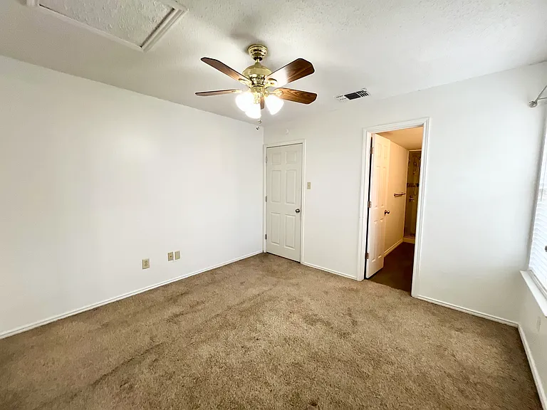 1450 Meadowood Village Dr — Photo 10