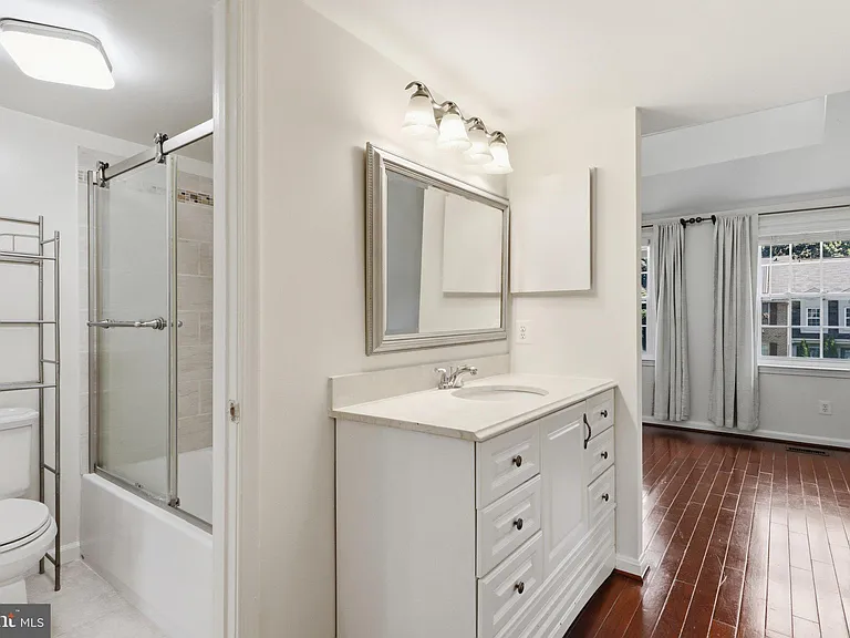 9504 Dunbrook Ct — Photo 13