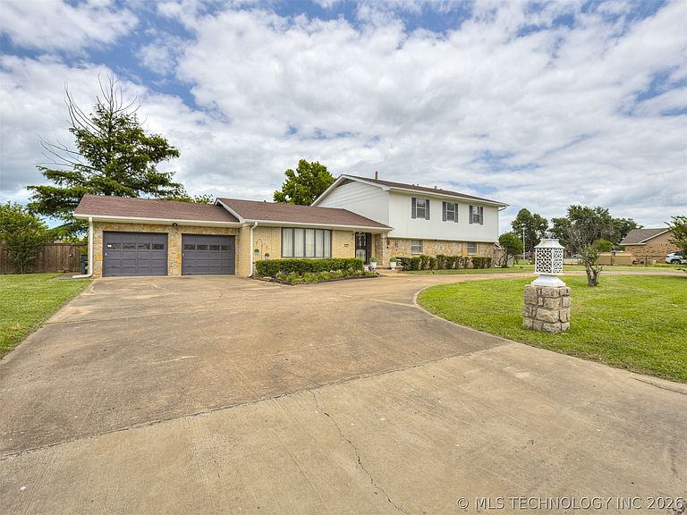 Listing photo 3