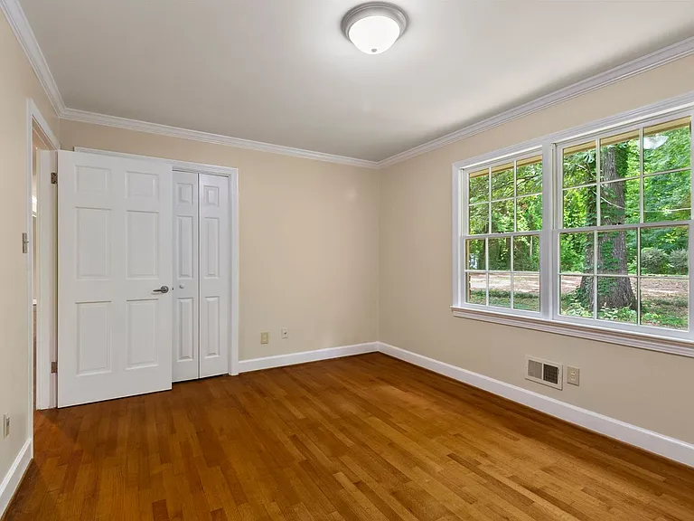 4909 Northwood Lake Dr E — Photo 17