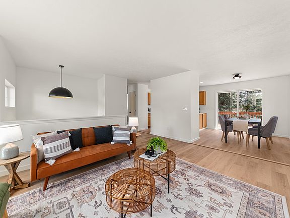 4th image of 6060 N Sunview Way