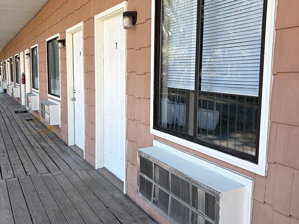 2nd image of 215 E Race St APT 7