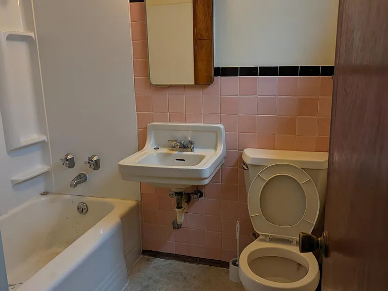 6033 California Ave SW #3 — Photo 5