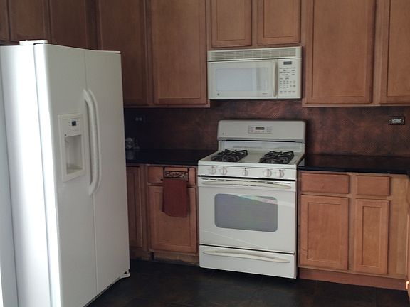 3rd image of 1129 N Claremont Dr