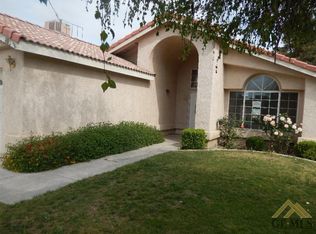 6112 Managua Dr, Bakersfield, CA 93313
