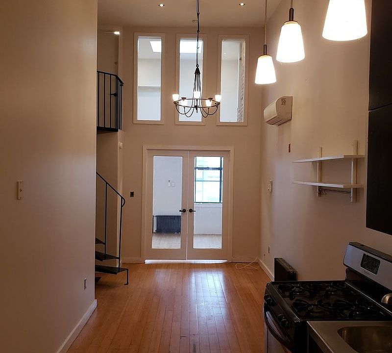 1st image of 1518 Gates Ave #36