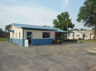 815 E North Ave, Flora, IL 62839