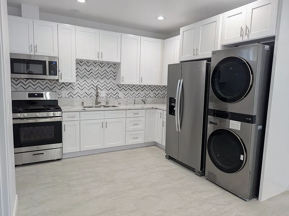 19116 Community St