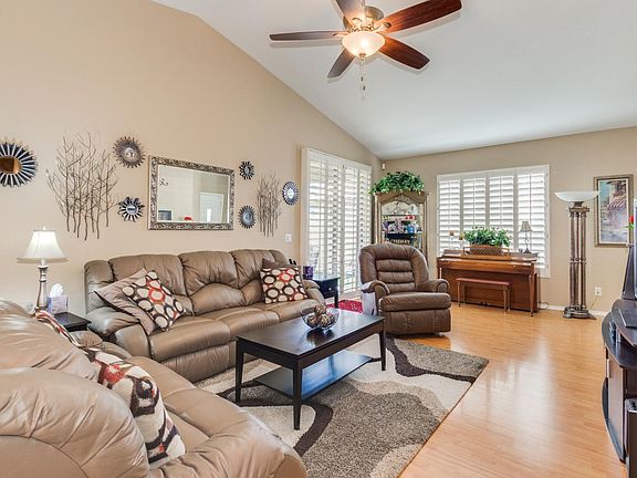 3rd image of 9846 W Runion Dr