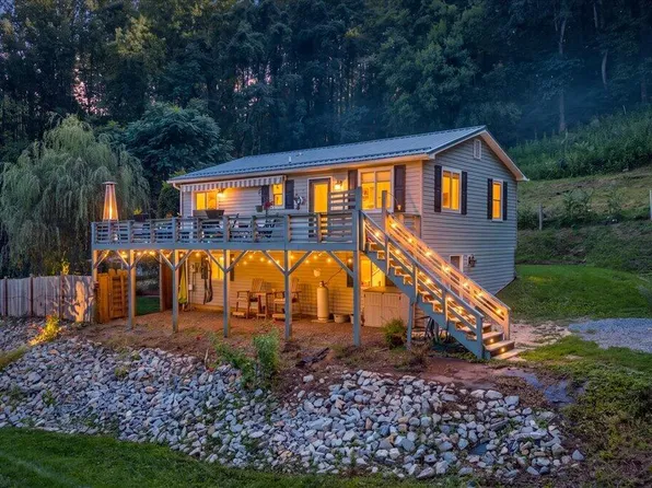 351 Meadow Branch Rd, Boones Mill, VA 24065
