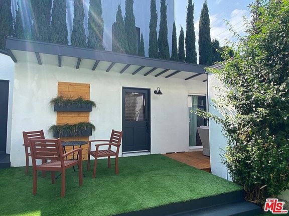 2nd image of 1017 N Orange Grove Ave