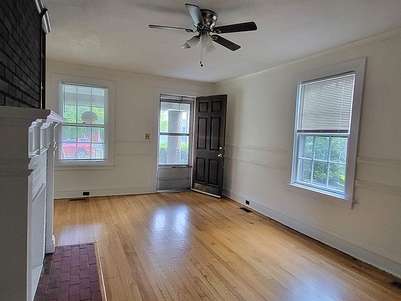 3rd image of 1805 Elmsmere Ave