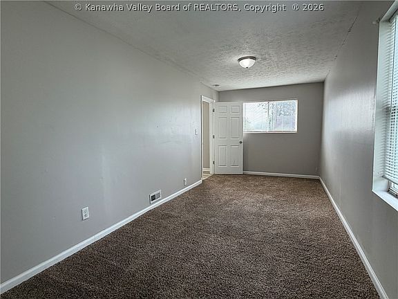 5th image of 2556 Conner Ave