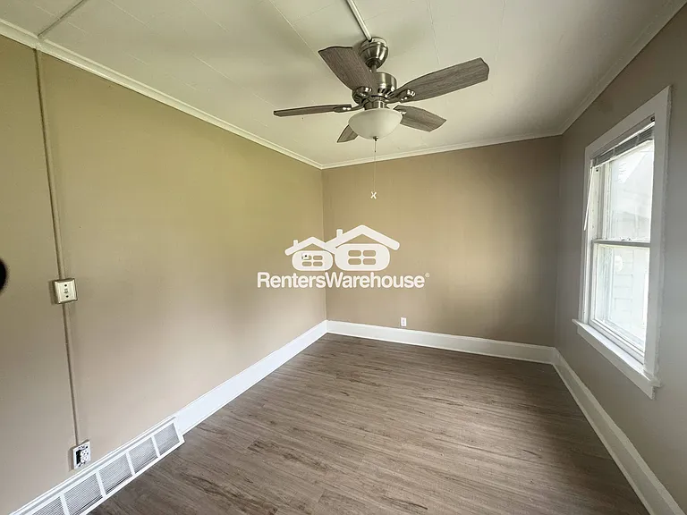 1685 Northwest Dr — Photo 8