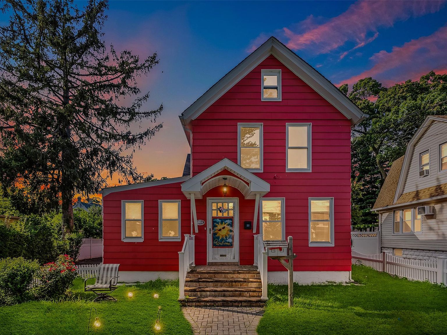 RED HOUSE デモテープ　swankys GISM 2814 Weeks Avenue, Oceanside, NY 11572 | Zillow