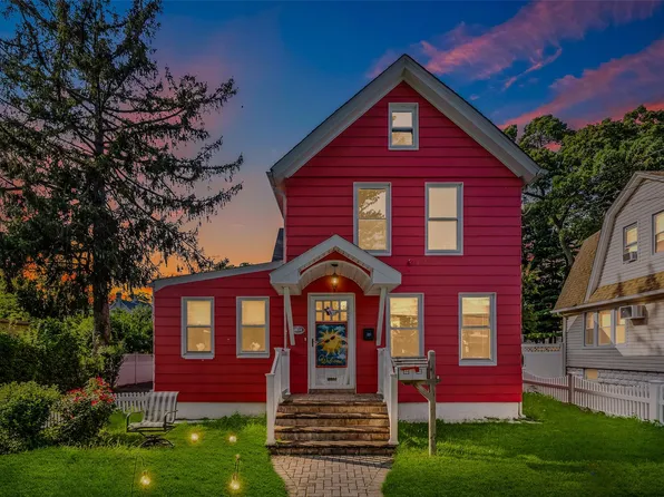 2814 Weeks Avenue, Oceanside, NY 11572