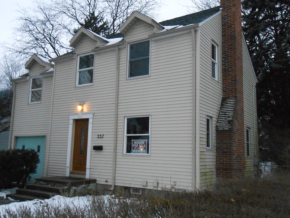 1st image of 227 Durand St