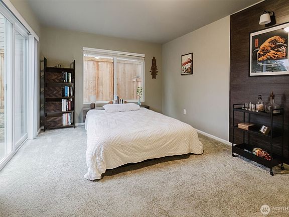 5th image of 4275 Acacia Lane SE