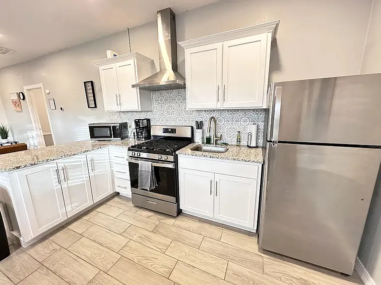 Full Kitchen