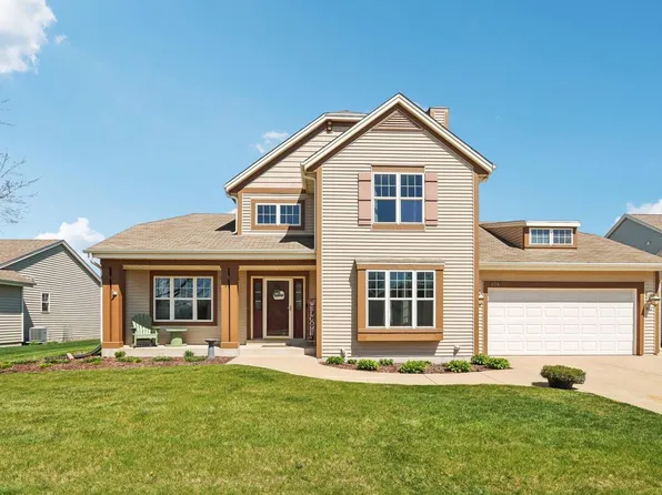 624 East Emily AVENUE, Elkhorn, WI 53121