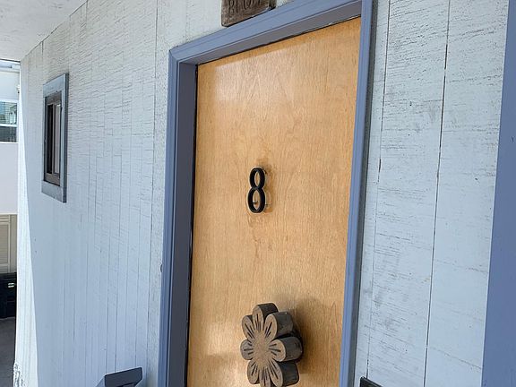 2nd image of 2822 Bayside Ln #8