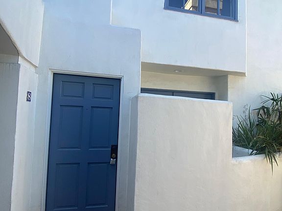 Home entrance - no neighbors above or below