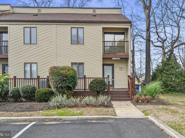 67 Chatham Ct, Dover, DE 19901