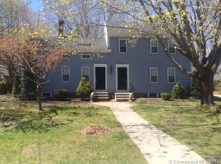 19 Pearl St, Clinton, CT 06413