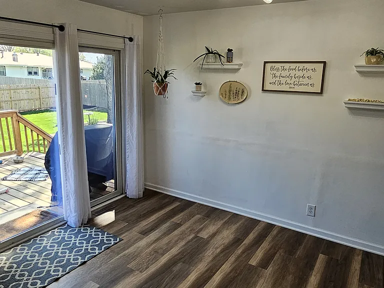 20245 Gateway Rd — Photo 9