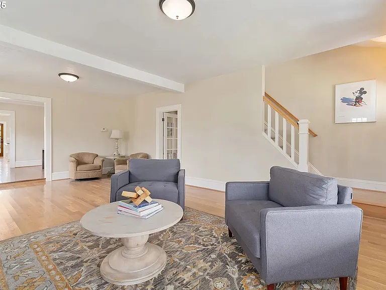 1545 Villard St — Photo 7