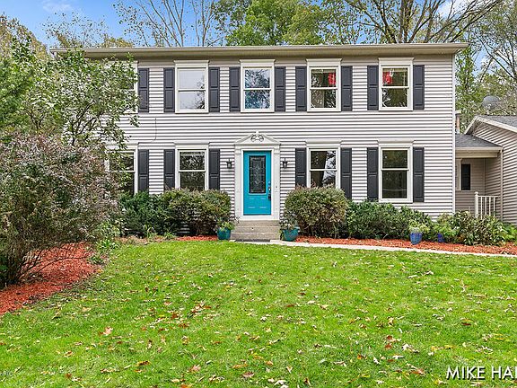 3rd image of 2526 Cascade Springs Dr SE