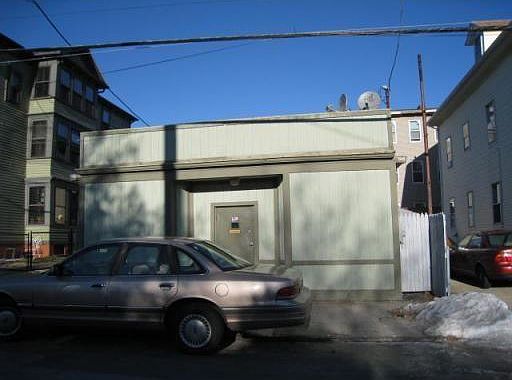 2nd image of 245 Carpenter St