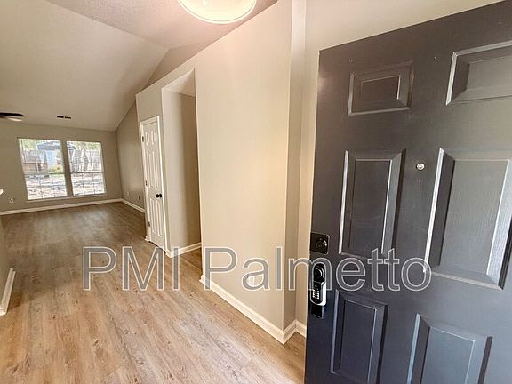 3rd image of 22 Sweet Thorne Cir
