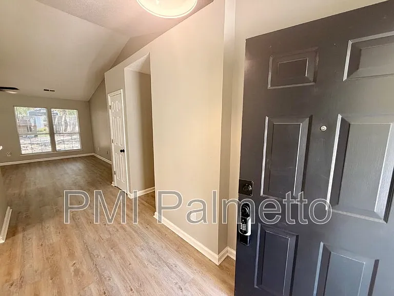 22 Sweet Thorne Cir — Photo 3