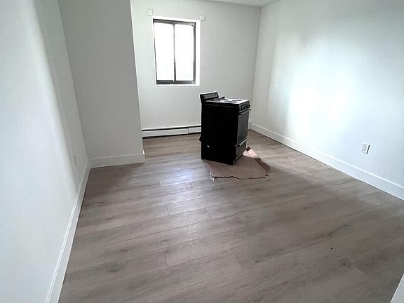 2nd image of 743 E 6th St #10
