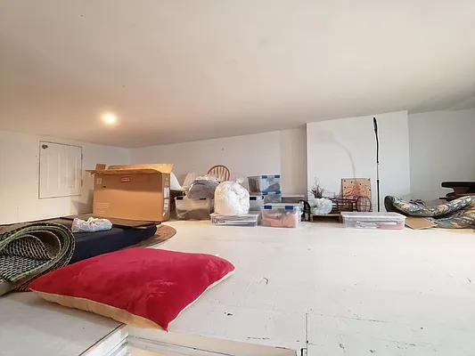 Rented by In Haus LLC | media 24
