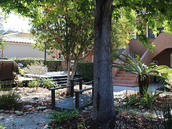 5th image of 3032 E Vista St