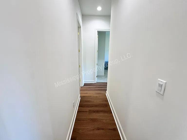 721 Primrose Dr — Photo 18