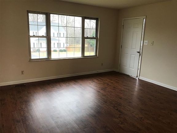 4th image of 1909 Sierra Dr