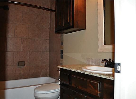 3rd image of 1432 Glenolde Pl