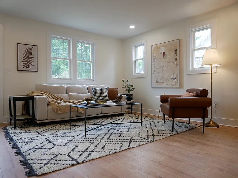 129 Harrington Ave — Photo 3